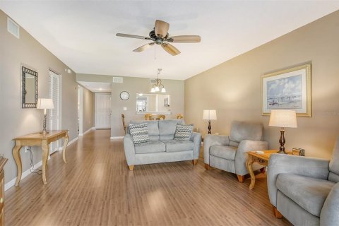 Condo in Sarasota, Florida, 2 bedrooms  № 1425862 - photo 7