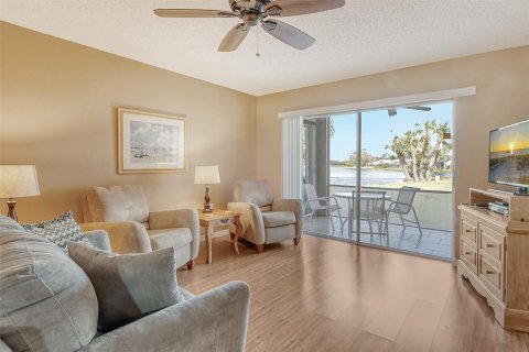 Condo in Sarasota, Florida, 2 bedrooms  № 1425862 - photo 4