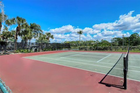 Condo in Sarasota, Florida, 2 bedrooms  № 1425862 - photo 24