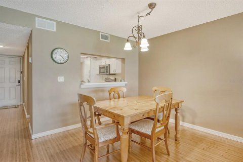 Condo in Sarasota, Florida, 2 bedrooms  № 1425862 - photo 8