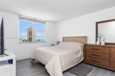 Купить кондоминиум в Майами-Бич, Флорида 1 спальня, 84.54м2, № 1983287 - фото 16