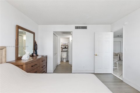 Купить кондоминиум в Майами-Бич, Флорида 1 спальня, 84.54м2, № 1983287 - фото 19