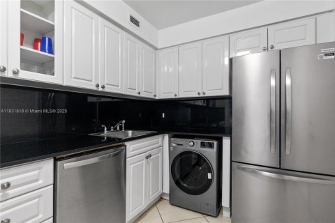 Купить кондоминиум в Майами-Бич, Флорида 1 спальня, 84.54м2, № 1983287 - фото 12