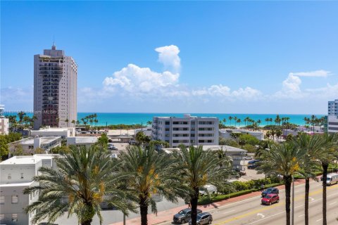 Купить кондоминиум в Майами-Бич, Флорида 1 спальня, 84.54м2, № 1983287 - фото 25