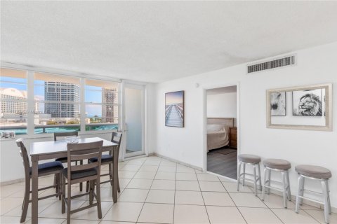 Купить кондоминиум в Майами-Бич, Флорида 1 спальня, 84.54м2, № 1983287 - фото 8