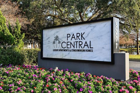 Condo in Orlando, Florida, 2 bedrooms  № 2068973 - photo 24