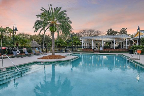 Condo in Orlando, Florida, 2 bedrooms  № 2068973 - photo 27