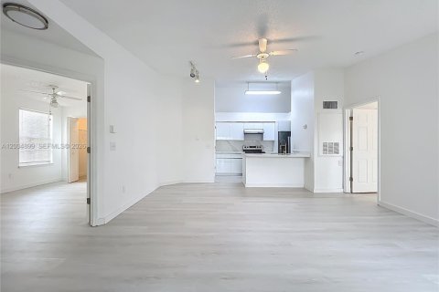 Condo in Orlando, Florida, 2 bedrooms  № 2068973 - photo 4