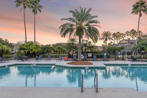 Condo in Orlando, Florida, 2 bedrooms  № 2068973 - photo 26