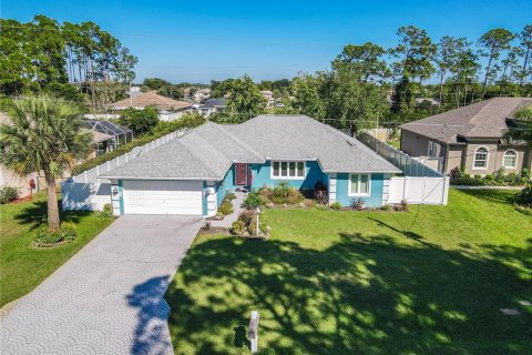 Villa ou maison à Palm Coast, Floride 3 chambres, 145.76 m2 № 2419206
