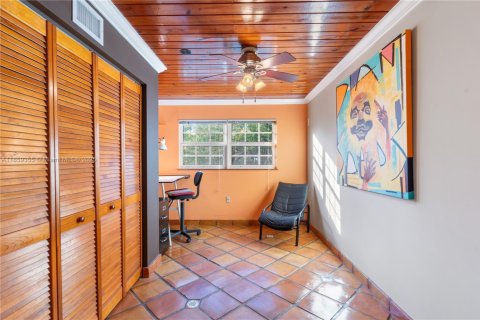 Casa en venta en Sunny Isles Beach, Florida, 3 dormitorios, 153.57 m2 № 1887932 - foto 25