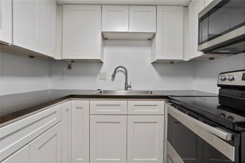 Condo in Altamonte Springs, Florida, 3 bedrooms  № 1626546 - photo 9