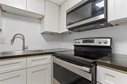 Condo in Altamonte Springs, Florida, 3 bedrooms  № 1626546 - photo 12