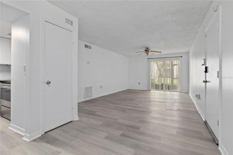 Condo in Altamonte Springs, Florida, 3 bedrooms  № 1626546 - photo 6