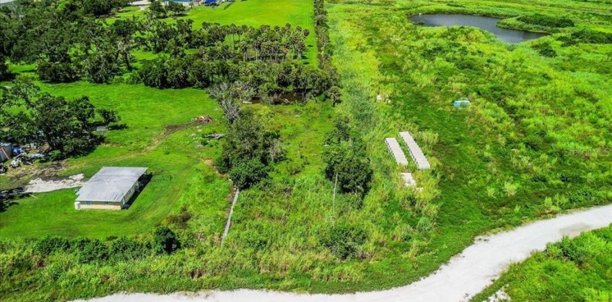 Land in Bradenton, Florida № 1900429