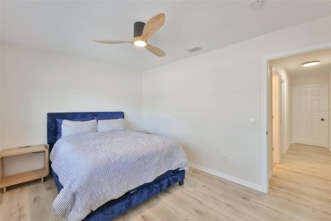 House in Spring Hill, Florida 3 bedrooms, 149.39 sq.m. № 2151866 - photo 29