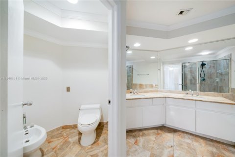 Condo in Miami, Florida, 2 bedrooms  № 1845776 - photo 26