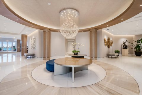 Condo in Miami, Florida, 2 bedrooms  № 1845776 - photo 3