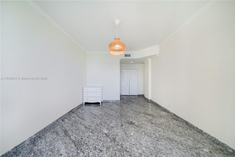 Condo in Miami, Florida, 2 bedrooms  № 1845776 - photo 29