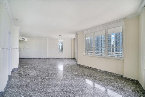 Condo in Miami, Florida, 2 bedrooms  № 1845776 - photo 19