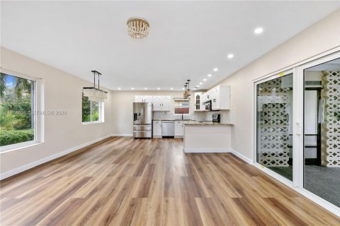 House in Hollywood, Florida 2 bedrooms, 103.12 sq.m. № 2048389 - photo 26