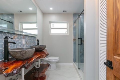 House in Hollywood, Florida 2 bedrooms, 103.12 sq.m. № 2048389 - photo 9