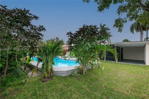 House in Hollywood, Florida 2 bedrooms, 103.12 sq.m. № 2048389 - photo 18