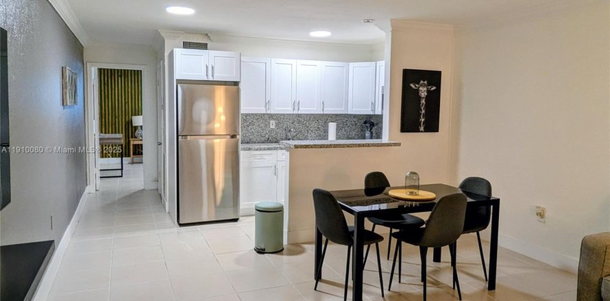 Condo à Miami, Floride, 1 chambre  № 1966377