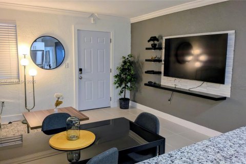 Copropriété à louer à Miami, Floride: 1 chambre, 50.82 m2 № 1966377 - photo 4