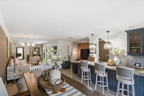 Adosado en alquiler en Miami, Florida, 2 dormitorios, 111.95 m2 № 2078060 - foto 24