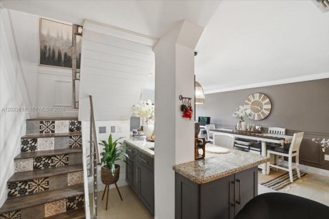 Adosado en alquiler en Miami, Florida, 2 dormitorios, 111.95 m2 № 2078060 - foto 27