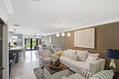 Adosado en alquiler en Miami, Florida, 2 dormitorios, 111.95 m2 № 2078060 - foto 10