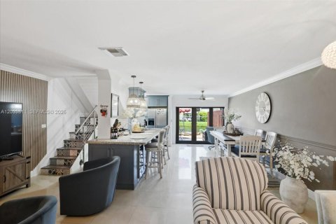 Adosado en alquiler en Miami, Florida, 2 dormitorios, 111.95 m2 № 2078060 - foto 11
