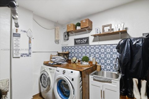 Adosado en alquiler en Miami, Florida, 2 dormitorios, 111.95 m2 № 2078060 - foto 8