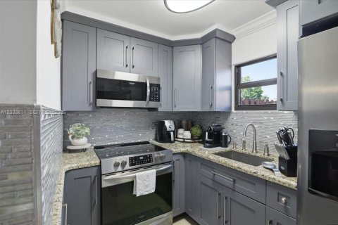 Adosado en alquiler en Miami, Florida, 2 dormitorios, 111.95 m2 № 2078060 - foto 20