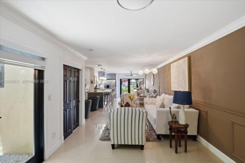 Adosado en alquiler en Miami, Florida, 2 dormitorios, 111.95 m2 № 2078060 - foto 3