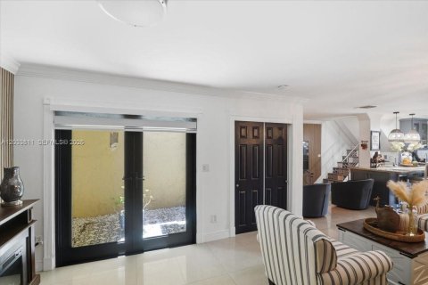 Adosado en alquiler en Miami, Florida, 2 dormitorios, 111.95 m2 № 2078060 - foto 4