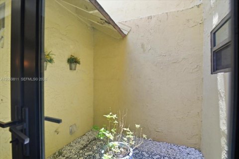 Adosado en alquiler en Miami, Florida, 2 dormitorios, 111.95 m2 № 2078060 - foto 9