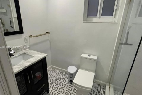 Touwnhouse à vendre à Miami, Floride: 3 chambres, 114.46 m2 № 2169942 - photo 12