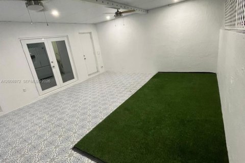 Touwnhouse à vendre à Miami, Floride: 3 chambres, 114.46 m2 № 2169942 - photo 4