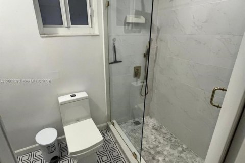 Touwnhouse à vendre à Miami, Floride: 3 chambres, 114.46 m2 № 2169942 - photo 3