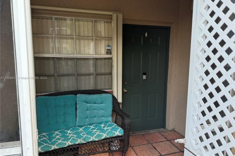 Estudio en el Condominio en Pembroke Pines, Florida  № 2015932