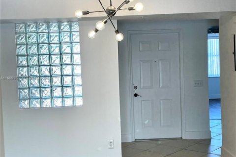 Купить кондоминиум в Пемброк-Пайнс, Флорида 2 спальни, 92.9м2, № 2051905 - фото 7