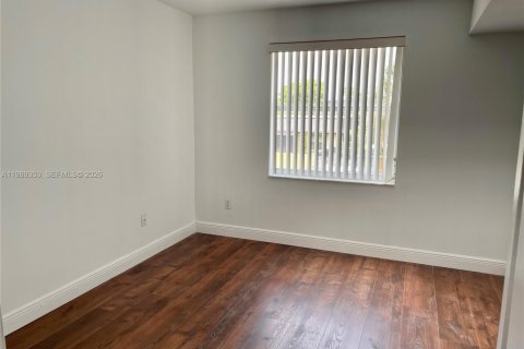 Купить кондоминиум в Пемброк-Пайнс, Флорида 2 спальни, 92.9м2, № 2051905 - фото 14