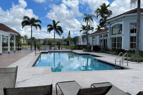 Купить кондоминиум в Пемброк-Пайнс, Флорида 2 спальни, 92.9м2, № 2051905 - фото 19