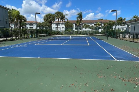 Купить кондоминиум в Пемброк-Пайнс, Флорида 2 спальни, 92.9м2, № 2051905 - фото 26