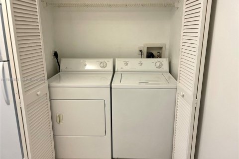 Купить кондоминиум в Пемброк-Пайнс, Флорида 2 спальни, 92.9м2, № 2051905 - фото 5