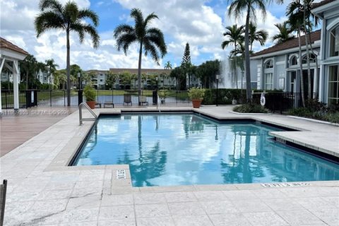 Купить кондоминиум в Пемброк-Пайнс, Флорида 2 спальни, 92.9м2, № 2051905 - фото 20