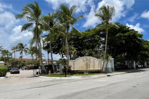 Купить кондоминиум в Пемброк-Пайнс, Флорида 2 спальни, 92.9м2, № 2051905 - фото 29