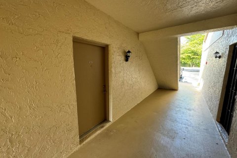 Condominio en alquiler en West Palm Beach, Florida, 1 dormitorio, 51.65 m2 № 2289371 - foto 13